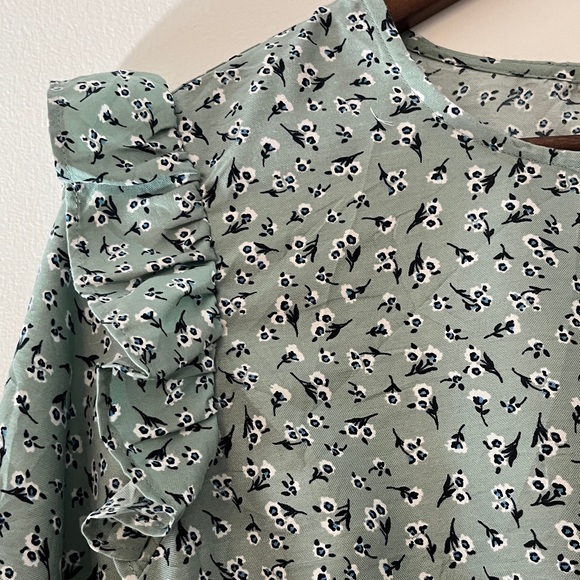 Floral Ruffle Long Sleeve Top - Picture 4 of 8